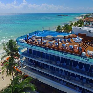 We Uniq Hotel El Carmen